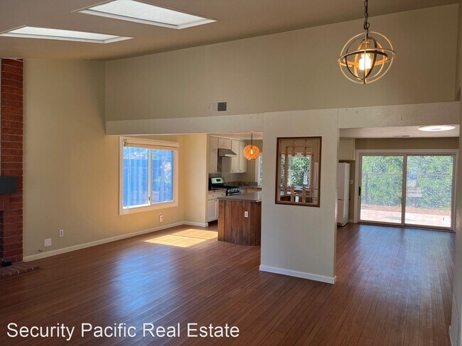Building Photo - 3 br, 2 bath House - 4639 Setting Sun Dr,