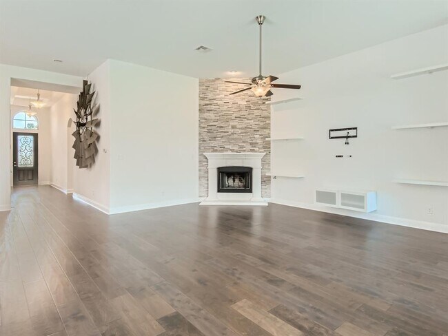 Foto del edificio - 2024 Limestone Lake Dr