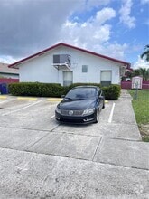 Building Photo - 2733 NW 13th Ct
