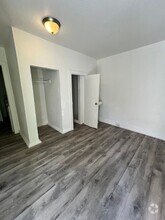 Building Photo - 1419 Laredo St