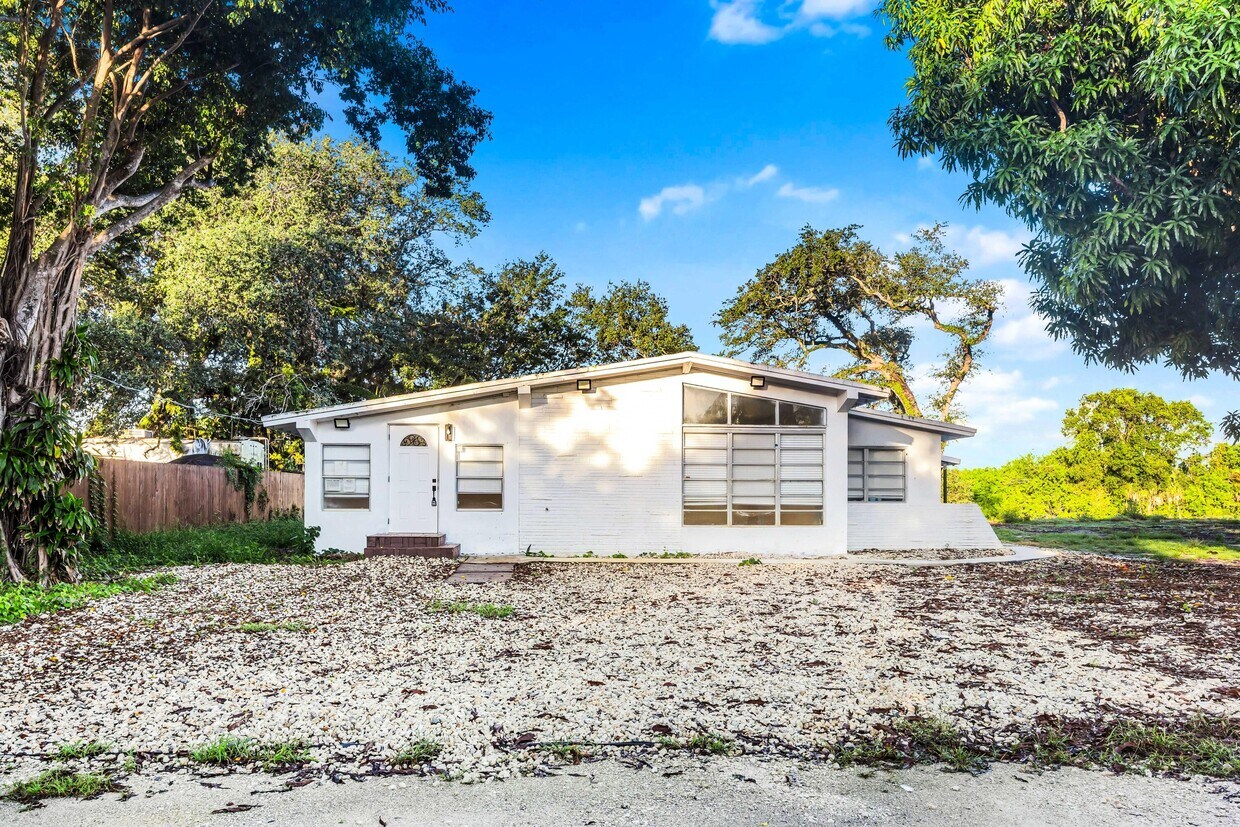 Foto principal - 3360 N 57th Dr