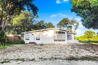 Building Photo - 3360 N 57th Dr