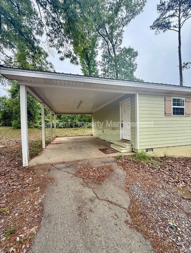 Foto del edificio - 181 Garrison Rd