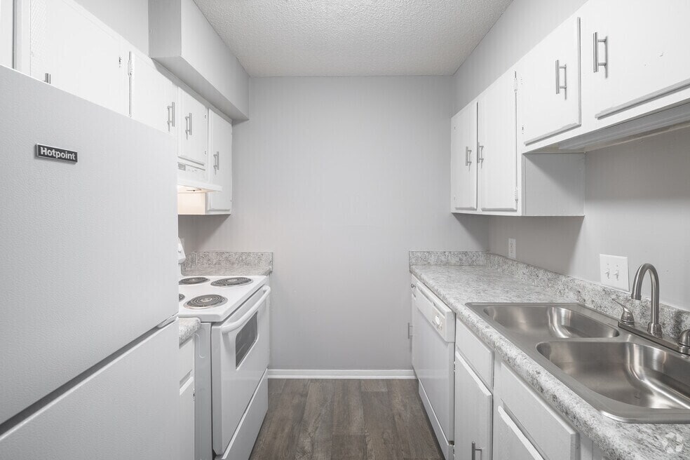 Primary Photo - Spring Hill Apartments
