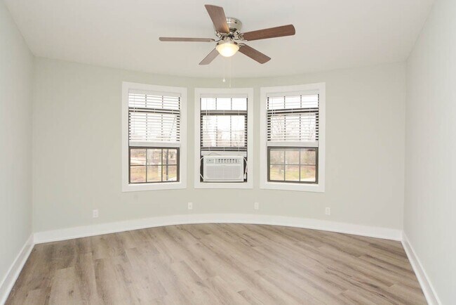 Foto del edificio - 730 St Johns Ave