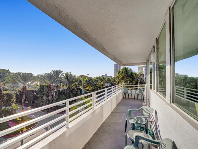 Building Photo - 7800 Collins Ave