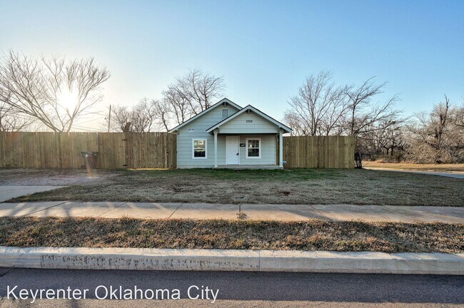 Foto del edificio - 2 br, 1 bath House - 2709 N Fonshill Ave