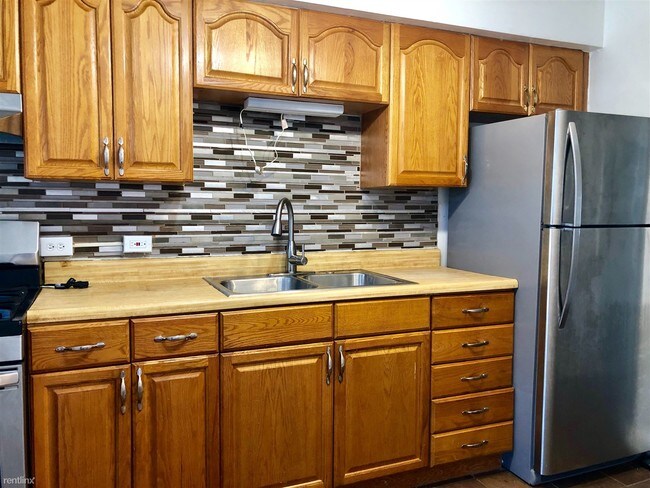 Foto del edificio - 3 br, 2 bath Townhome - 4634 Coleherne Rd