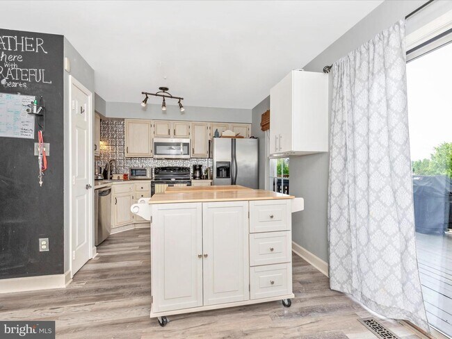 Foto del edificio - 6338 Towncrest Ct