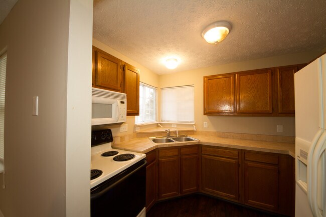Foto del edificio - Beautiful 3 bed (Possibly 4 bed) with 2.5 ...