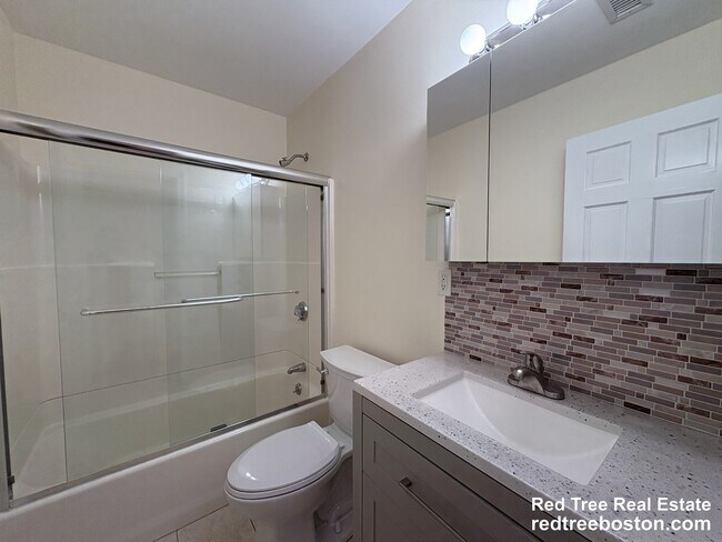 Foto del edificio - 1801 Beacon St