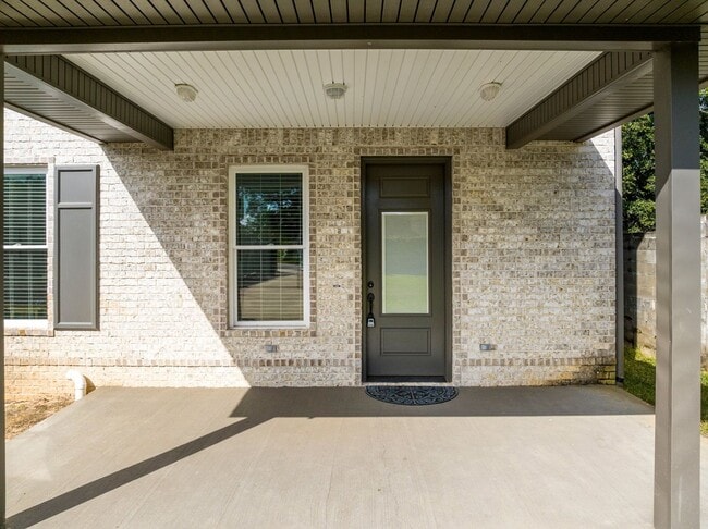 Building Photo - Luxury Furnished Rental in Bluewater Bay...Just steps from the water!!