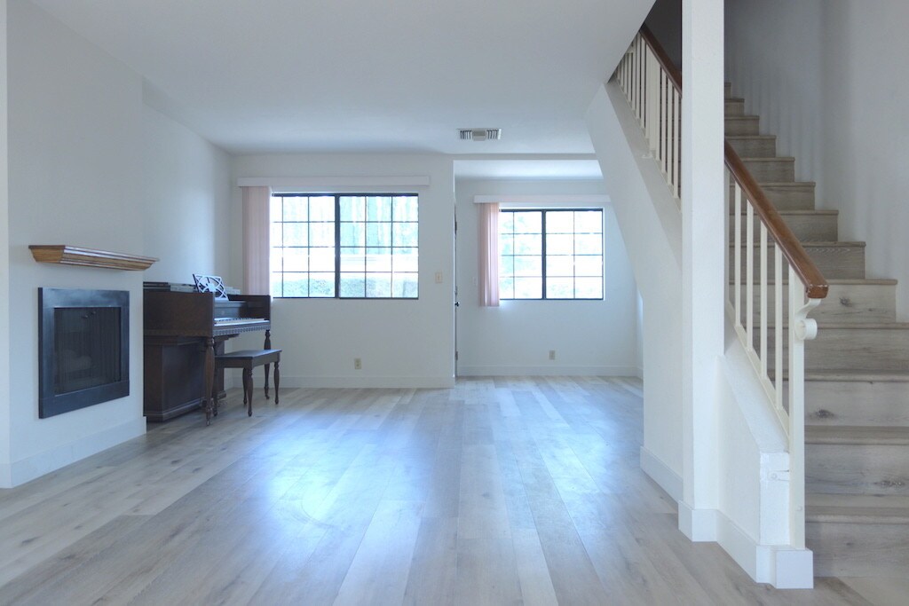 219 Violet Ave, Monrovia, CA 91016 Condo for Rent in Monrovia, CA