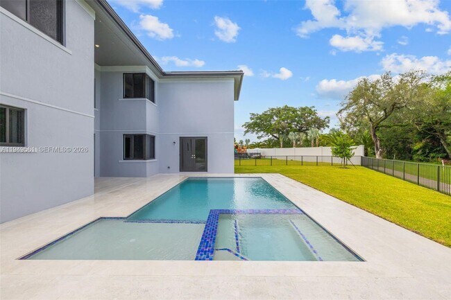 Foto del edificio - 19749 NE 16th Pl