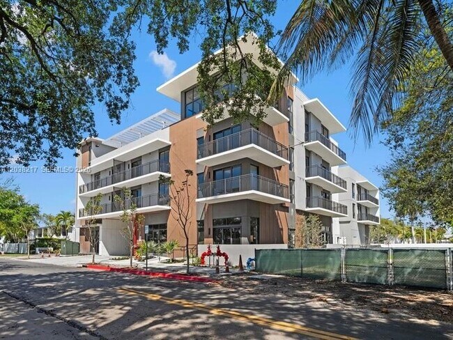 Foto del edificio - 2479 NE 192 St