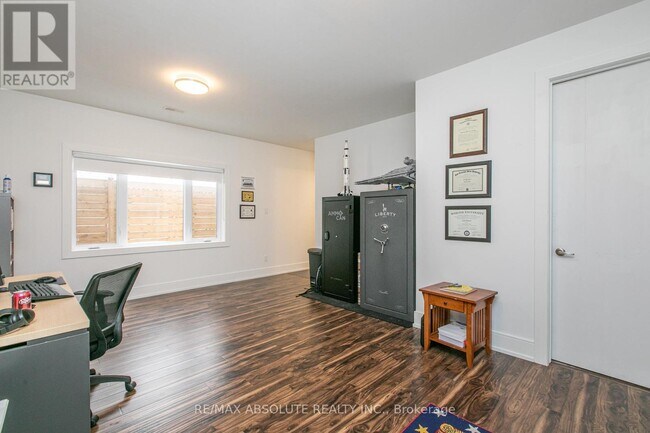 Photo du bâtiment - 246-246 Westhaven Crescent