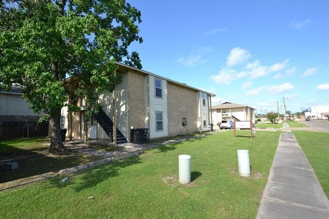 Foto del edificio - 2150 N Sherwood Forest Dr
