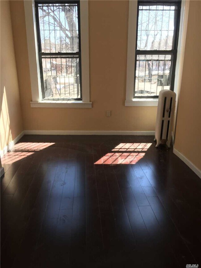 Foto del edificio - 103-14 Northern Blvd