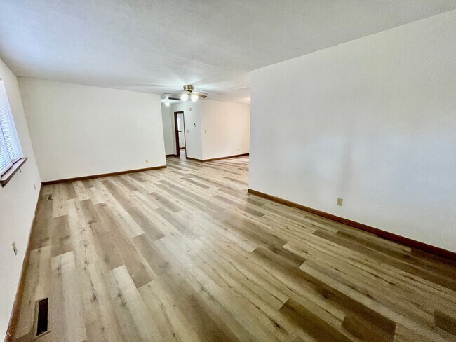 Foto del edificio - 2146 E Bennett St