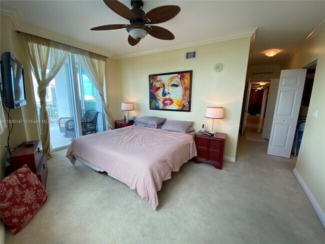 Foto del edificio - 1755 E Hallandale Beach Blvd