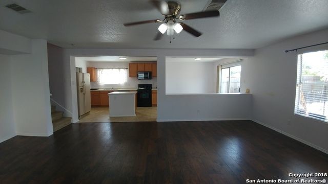 Building Photo - Spacious 3 BR home in Heritage Park