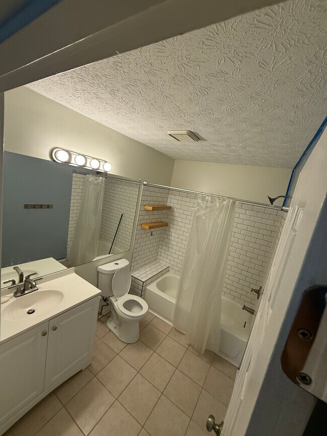 Foto del edificio - 4028 Hancock Cir