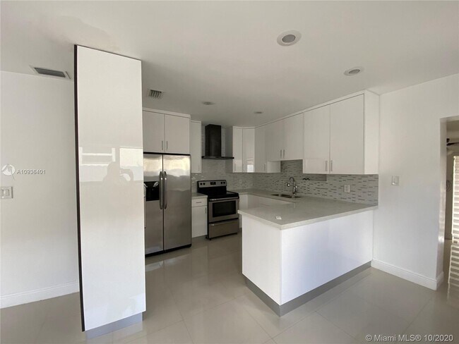 Building Photo - 550 NW 58th Ave