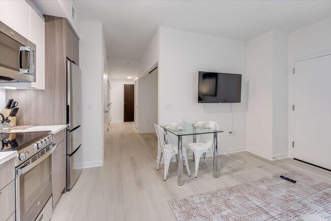 Foto del edificio - 1051 First Street Northeast-GO ID1040255P