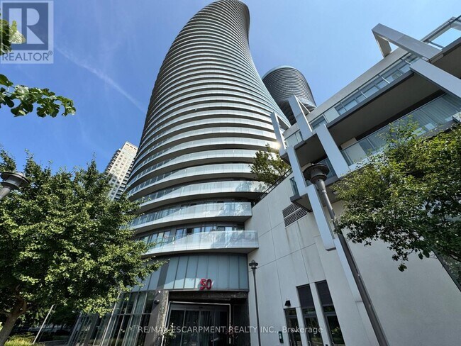 Photo du bâtiment - 50-2250 Absolute Ave