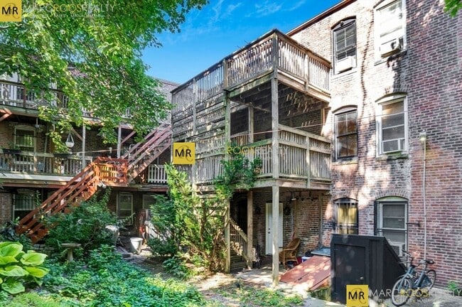 Building Photo - 153 Highland St