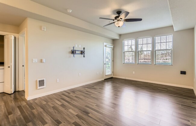 Building Photo - Beautifully Updated Bethany Condo with Pri...
