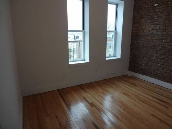 Building Photo - 886 Jefferson Ave