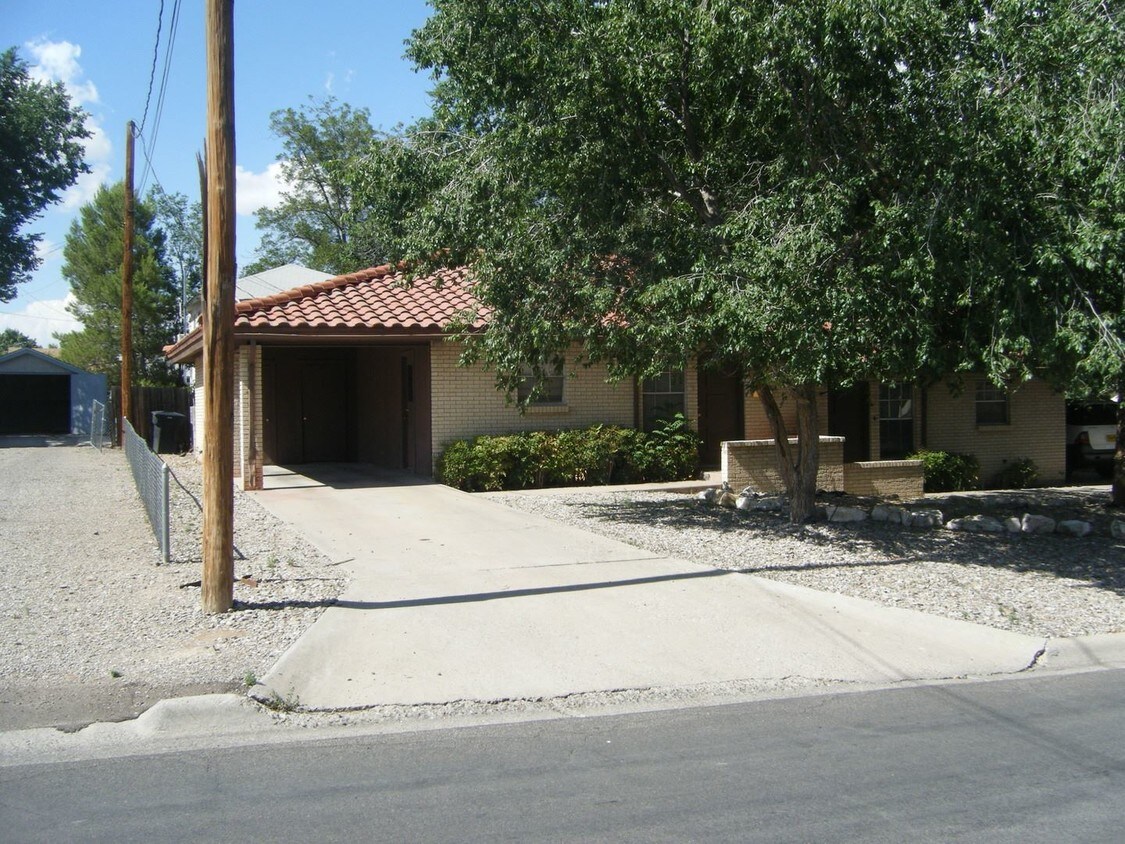 Primary Photo - 701-703 W 8th St