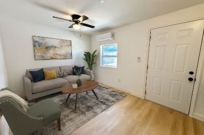 Foto del edificio - 4605 N Hubert Ave