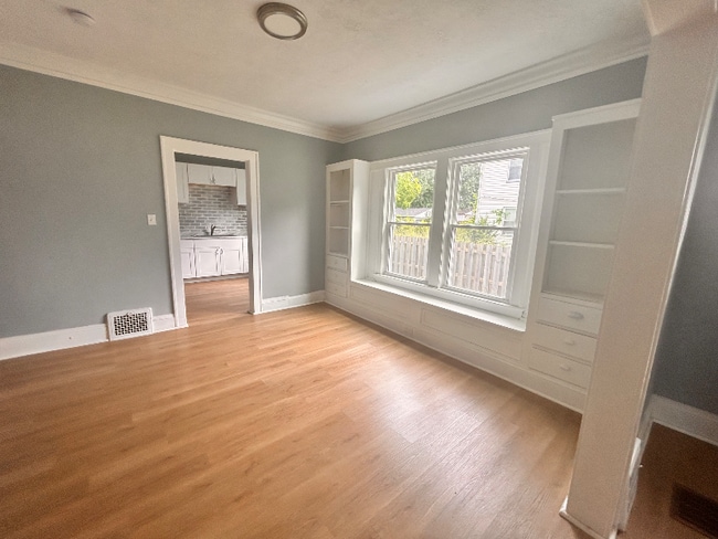 Foto del edificio - 3461 E 118th St