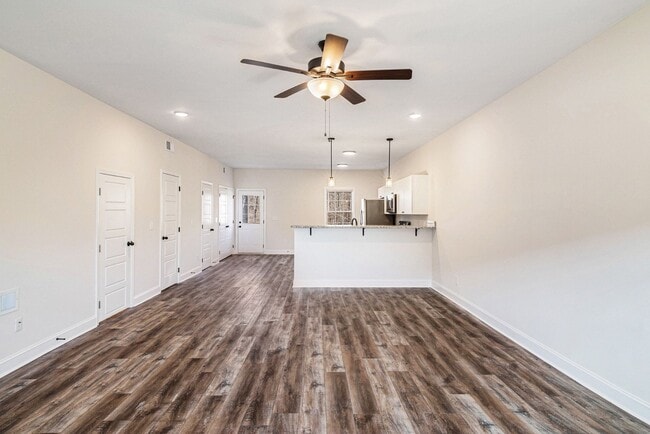 Building Photo - 550 Peachers Mill Rd