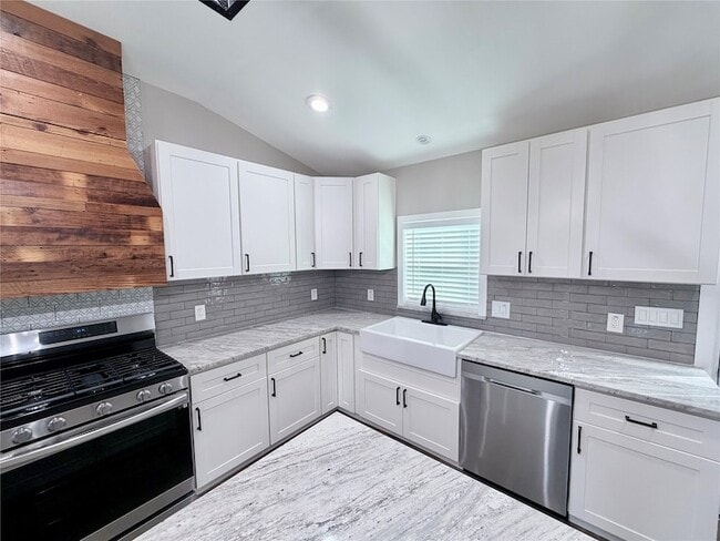 Foto del edificio - 710 N Rusk St