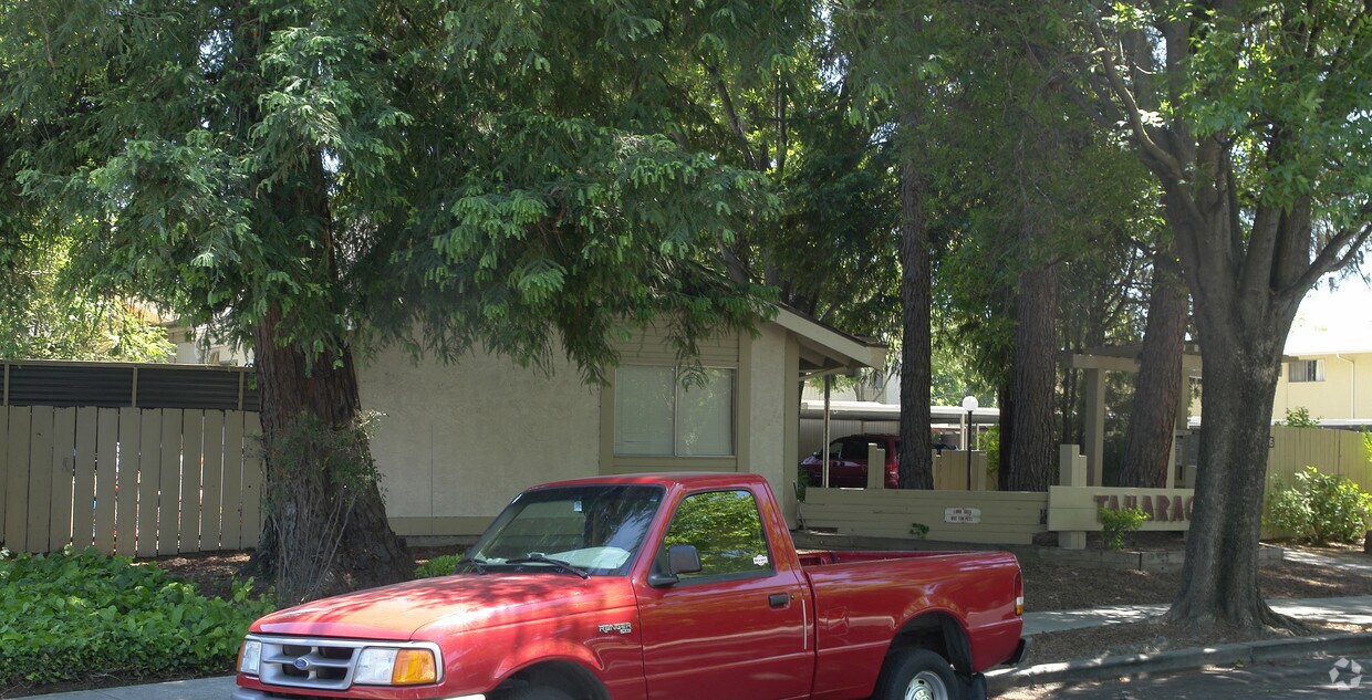 Building Photo - Tamarac Apartments