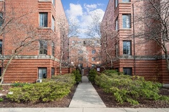 Building Photo - 1224 W Chase Ave
