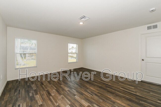 Foto del edificio - 3615 Caloosa Pkwy