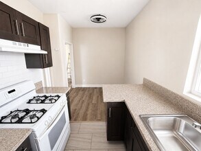 Building Photo - 145 E 36th Pl