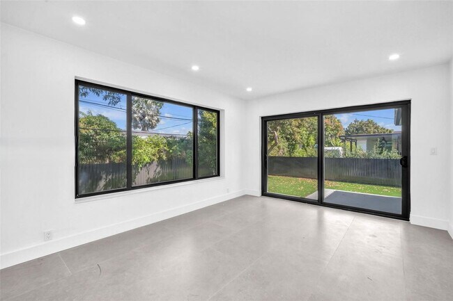 Foto del edificio - 8011 SW 18th Terrace