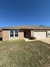 Building Photo - 1208 Country Club Rd