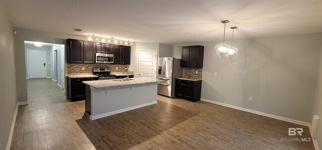 Foto del edificio - 17431 Harding Dr