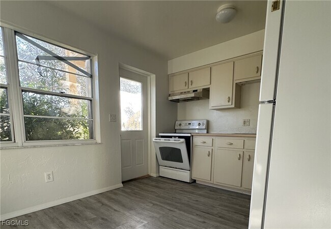 Foto del edificio - 4623 SW 8th Pl