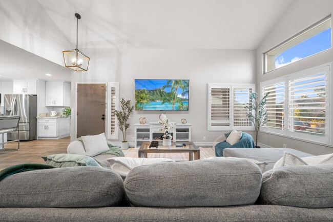 Building Photo - 13075 Old West Ave