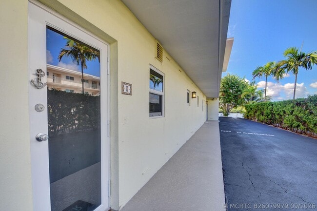 Building Photo - 6520 N Ocean Blvd
