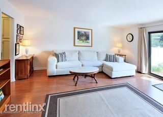 Foto del edificio - 2 br, 1.5 bath Condo - 1412 Roxburgh Ave