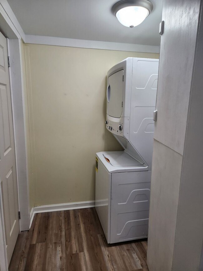 Building Photo - Newly Renovated Home Olympia Area