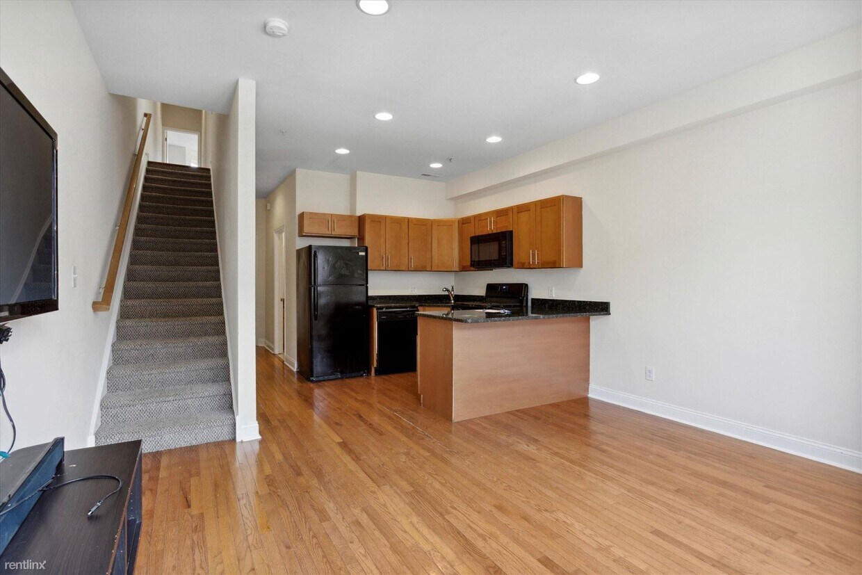 Primary Photo - 5 br, 2 bath Duplex - 1929 N 18TH ST Unit 112
